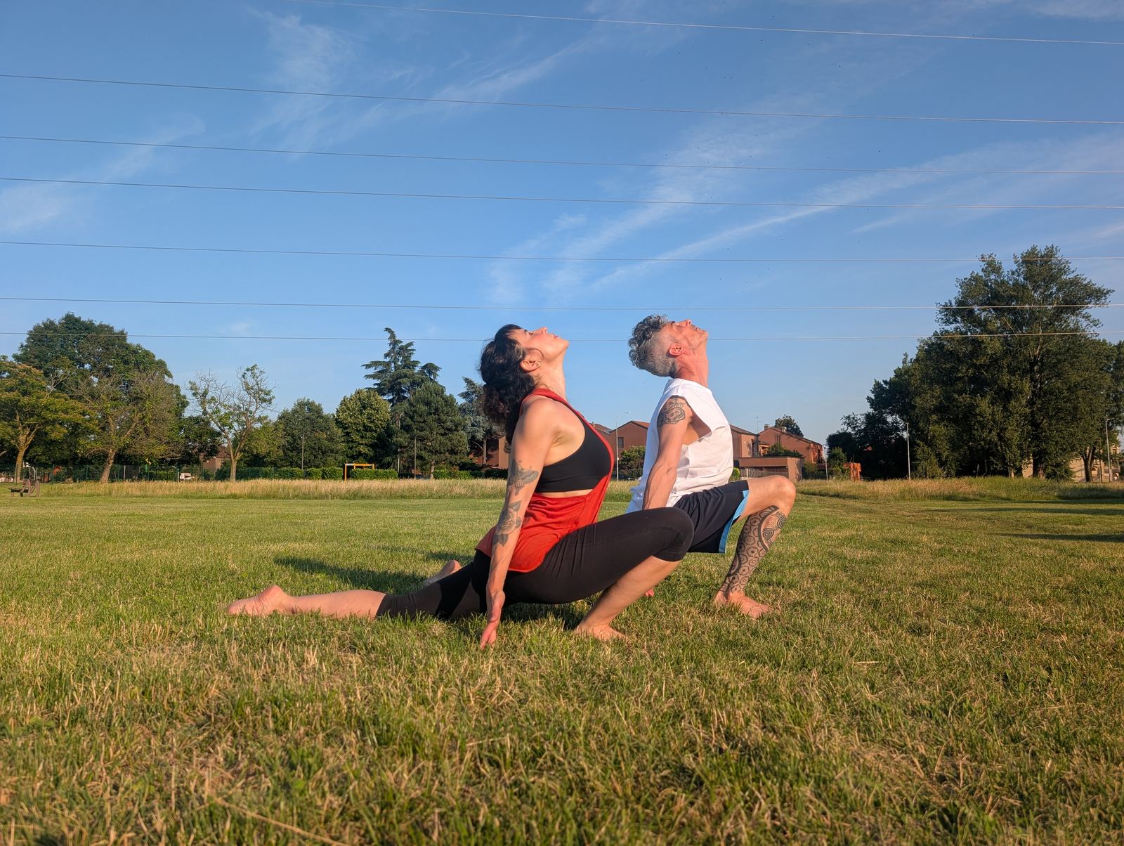 Momento di pratica yoga di gruppo